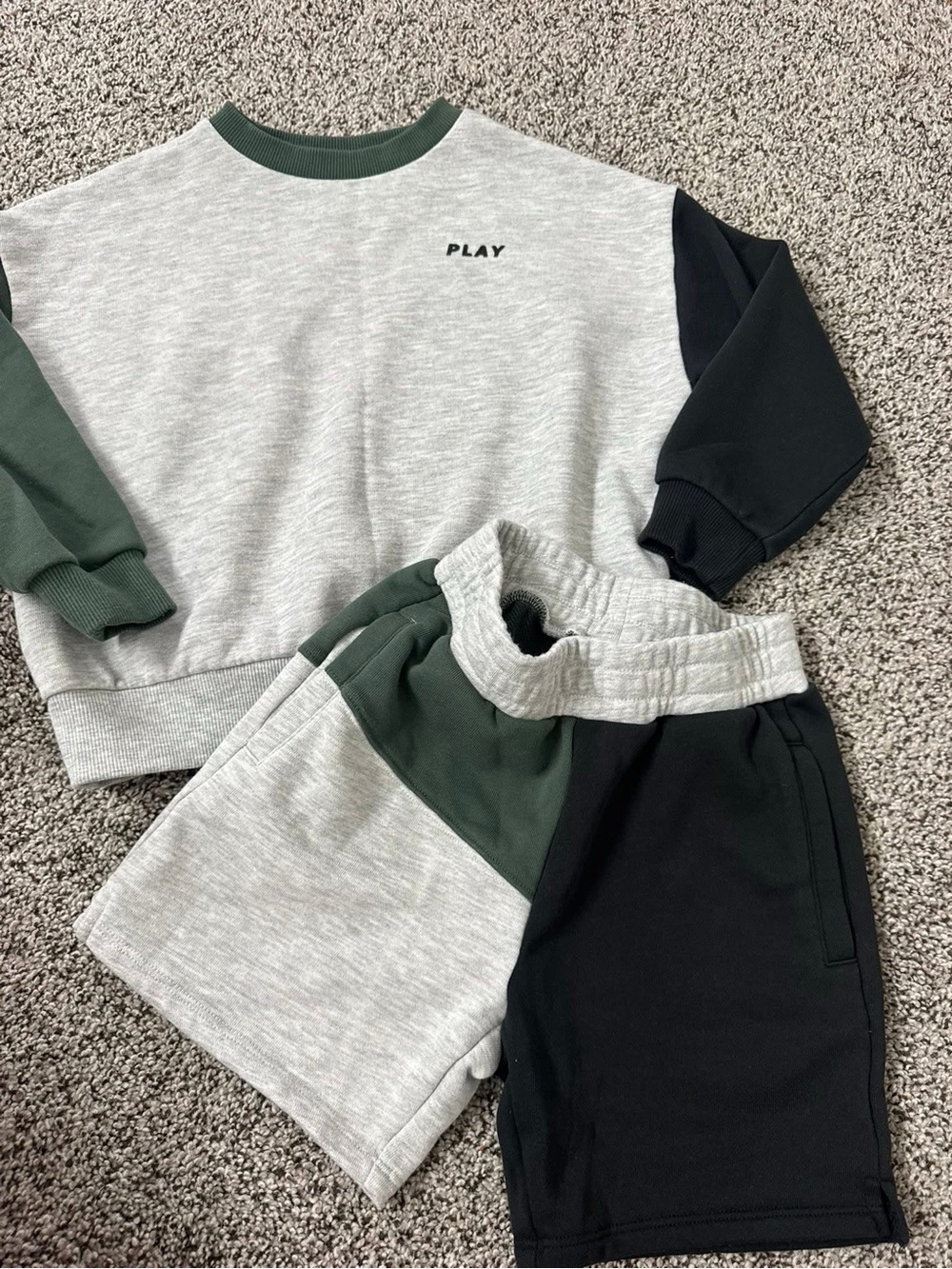 Rylee & Cru play size 4-5Y